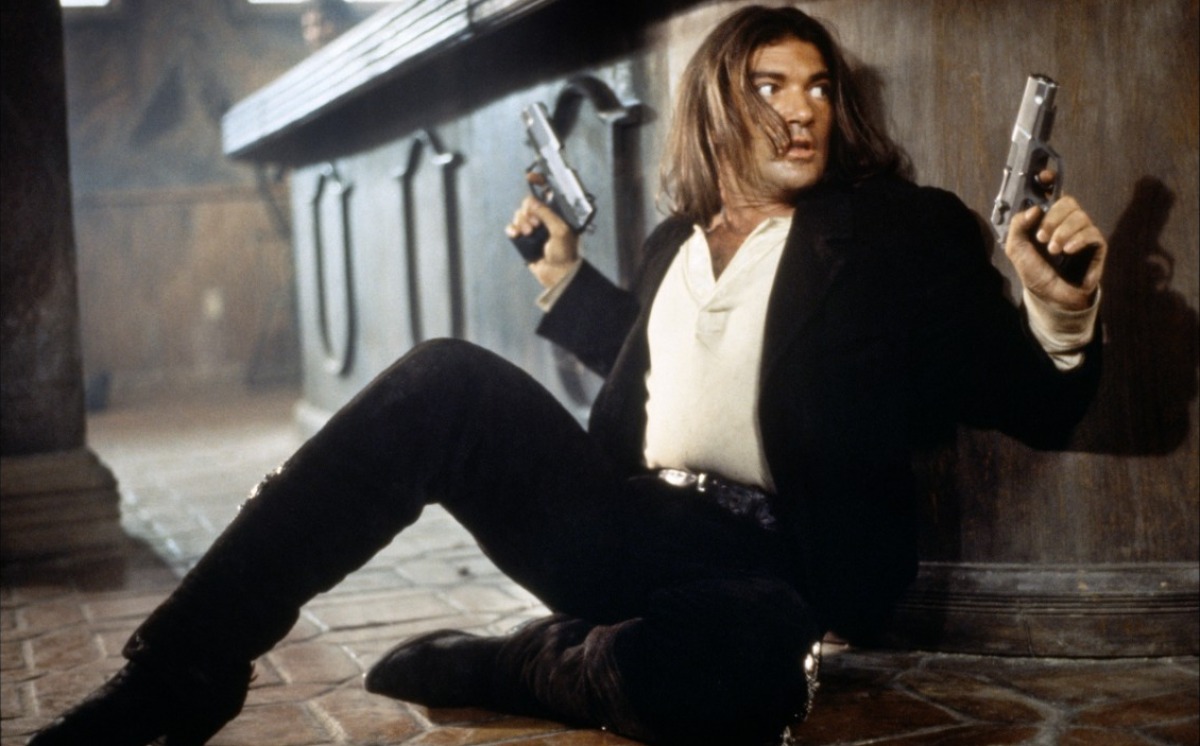 Stills of Salma Hayek and Antonio Banderas for Desperado (1995