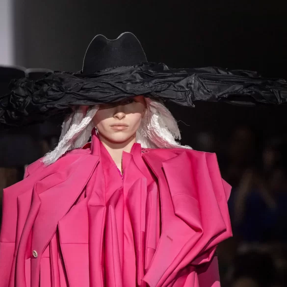 Pull Comme des garcons Exploring the Unique World of Comme des garcons Fashion