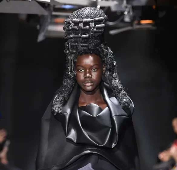 Comme des Garçons: The Revolutionary Force in Avant-Garde Fashion