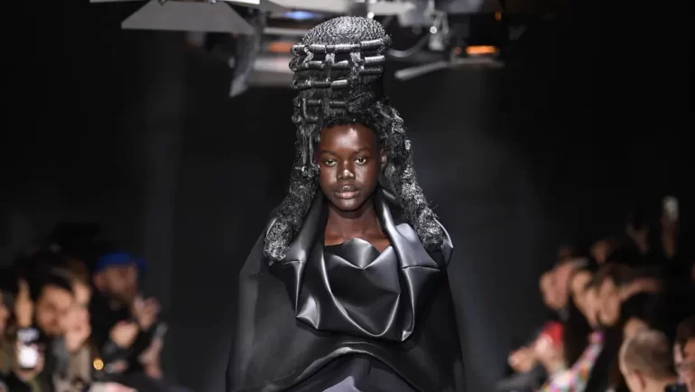 Comme des Garçons: The Revolutionary Force in Avant-Garde Fashion