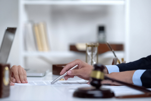 How To Select a Good Injury Lawyer? Traits Should You Look For!