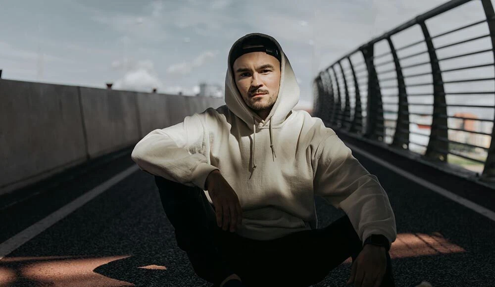Why Graphic Hoodie Outfits Dominate Social Fashion Trends